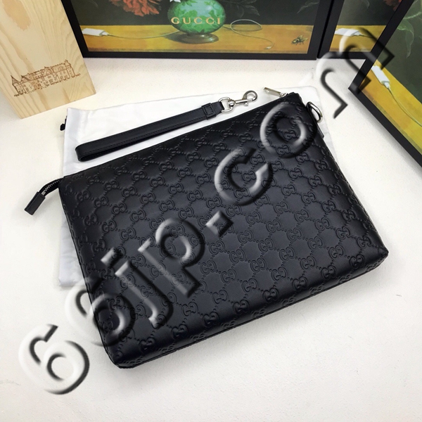 グッチ財布 レプリカ着用イメージ
